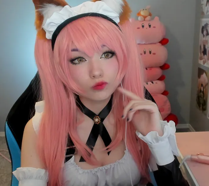 Emiru - emiru-sexy-6.webp